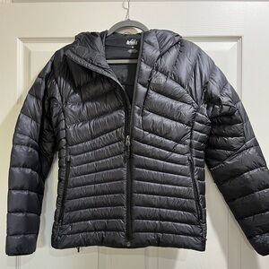 Medium, black REI lightweight down jacket in like new condition!